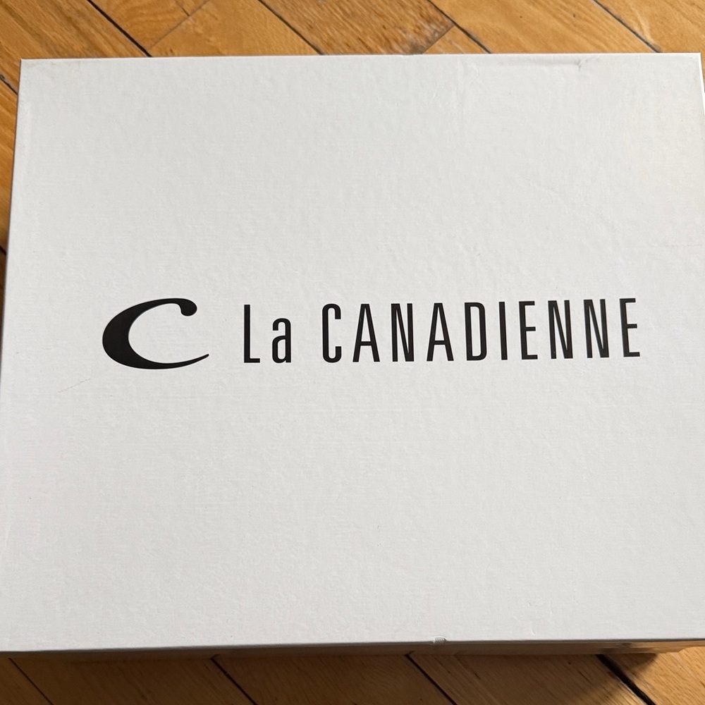 La Canadienne Tan Ankle Boots